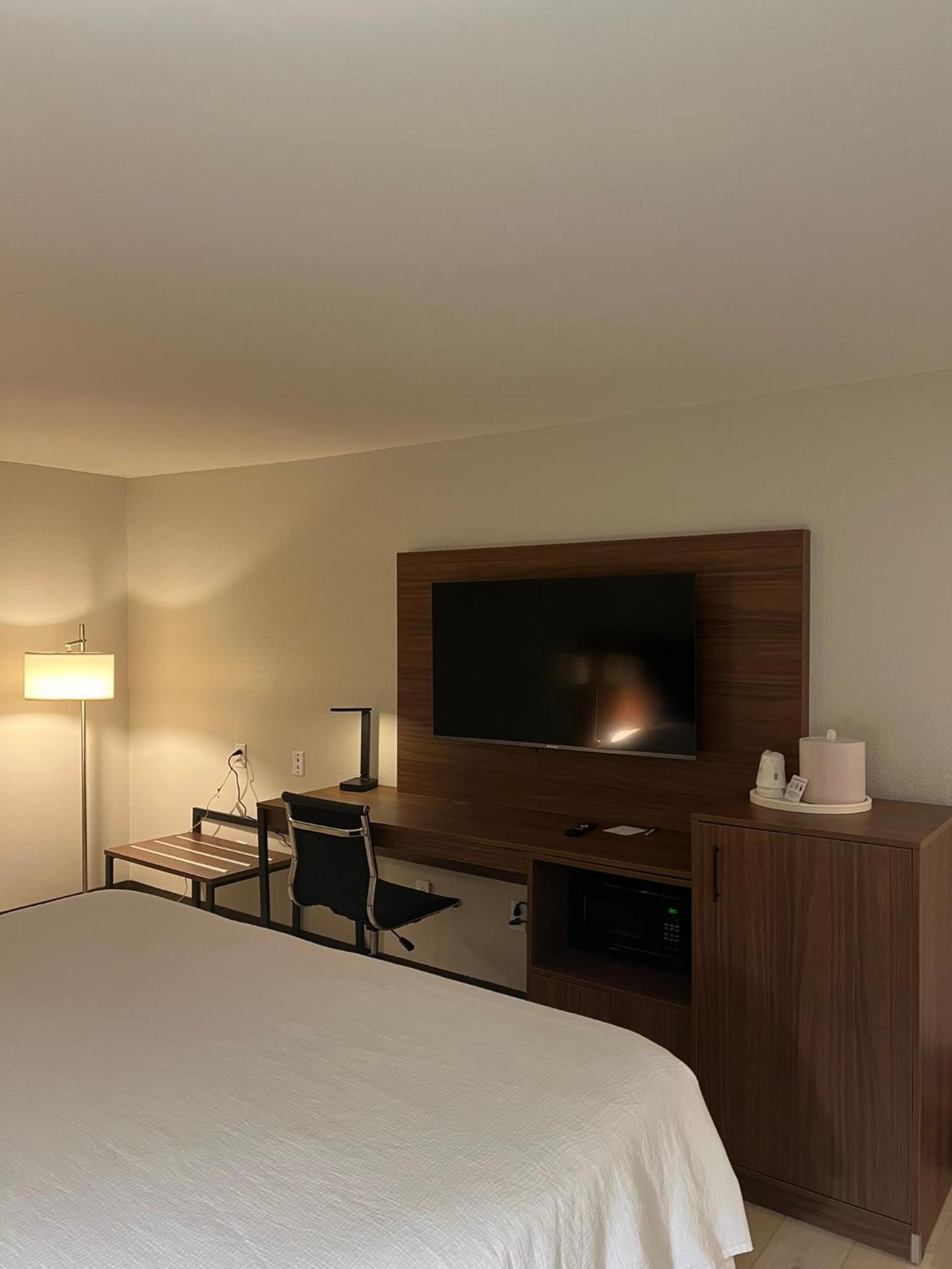 Wingate By Wyndham Dublin Near Claytor Lake State Park Εξωτερικό φωτογραφία